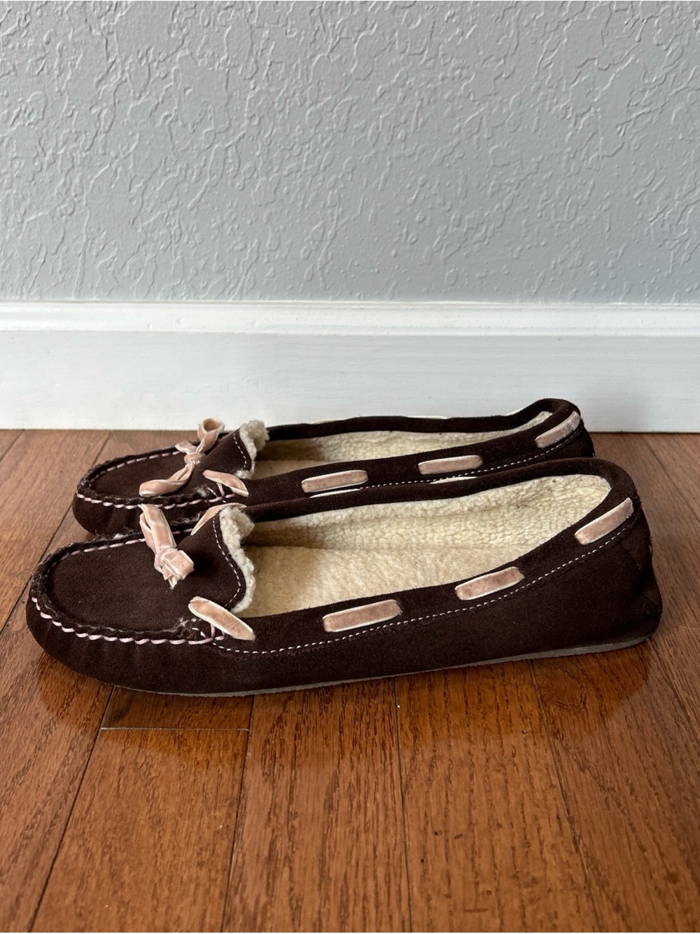 LL Bean Moccasins House Slippers Shoes Shearling Women’s Size 9 Brown